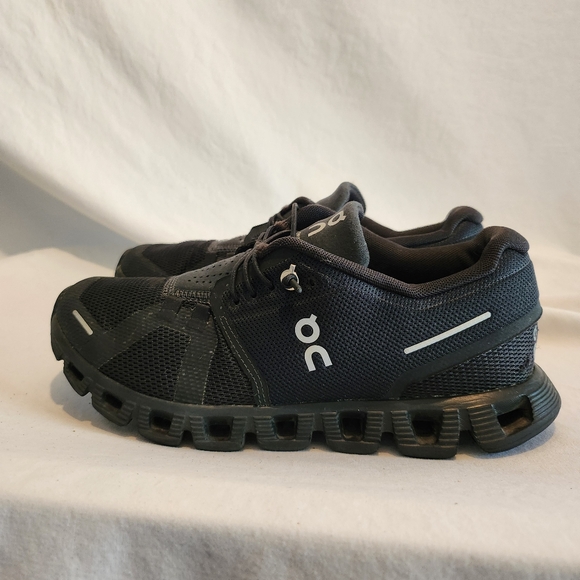 On Cloud 5  Women’s Running Shoe Sz 6.5 - Picture 8 of 16